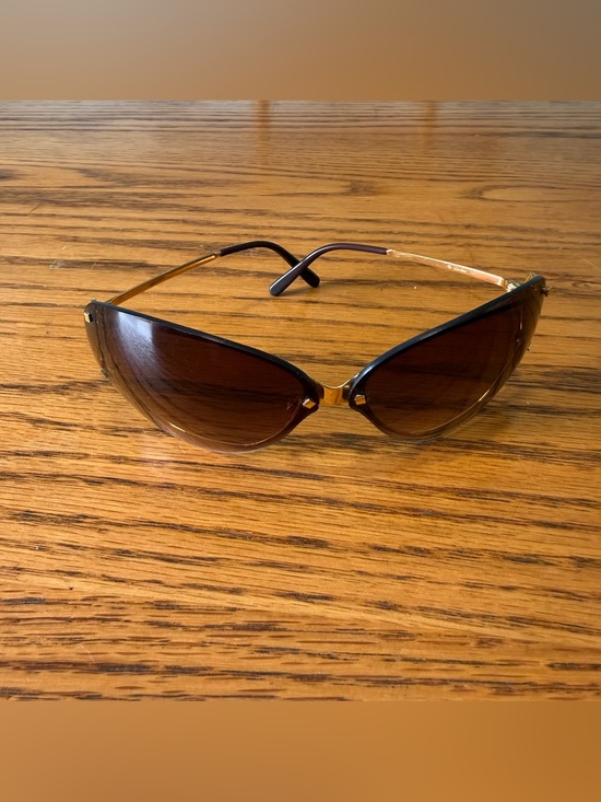 Cartier Accessories - Cartier Vintage Cartier Cat Eye Rimless Sunglasses Gold /Lens Gradient Brown